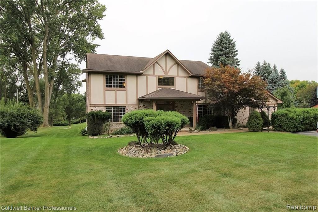 787 Dutton Road Rochester Hills, MI 48306 - Photo 1 of 41