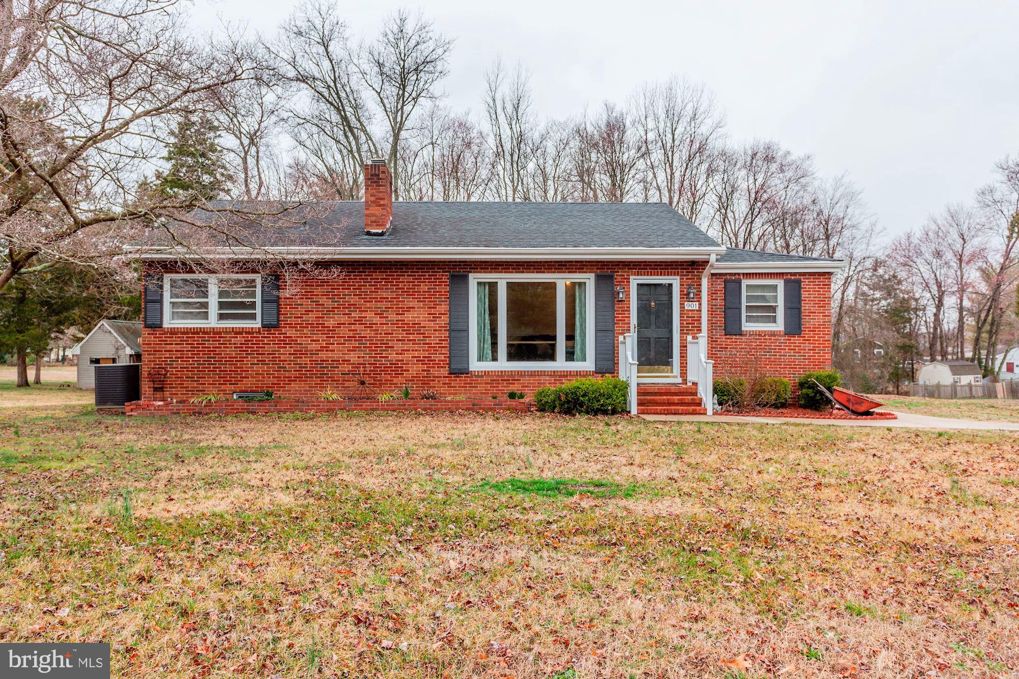 901 Ficklen Road Fredericksburg, VA 22405 - Photo 2 of 38 Good curb appeal!