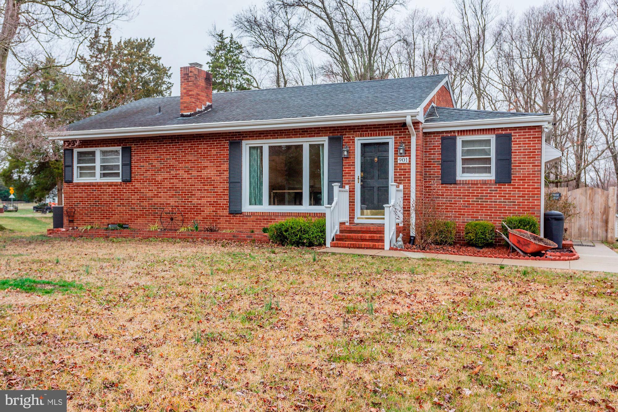 901 Ficklen Road Fredericksburg, VA 22405 - Photo 3 of 38 FOUR sided Brick!