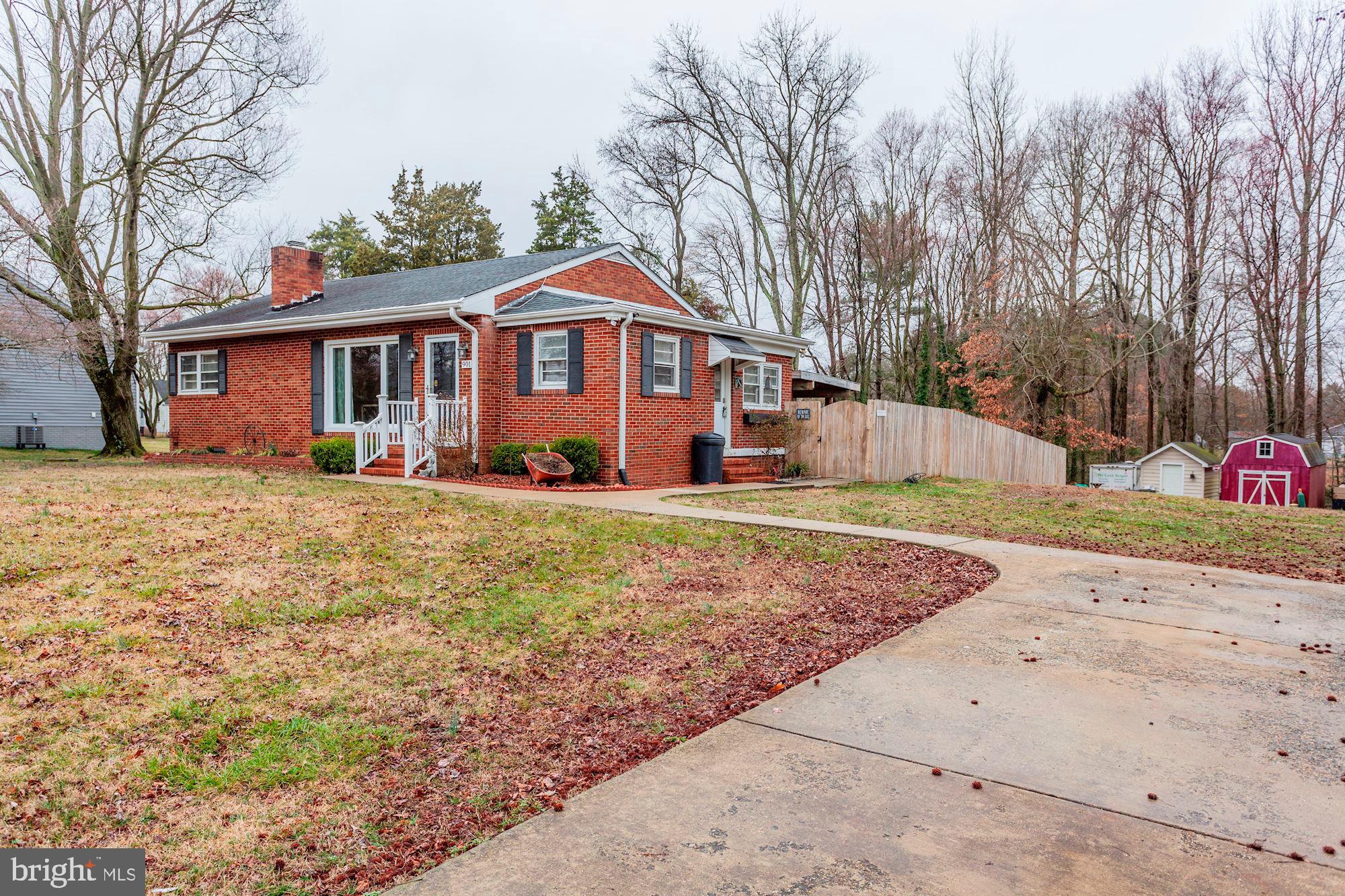 901 Ficklen Road Fredericksburg, VA 22405 - Photo 4 of 38 Extra large parking area!