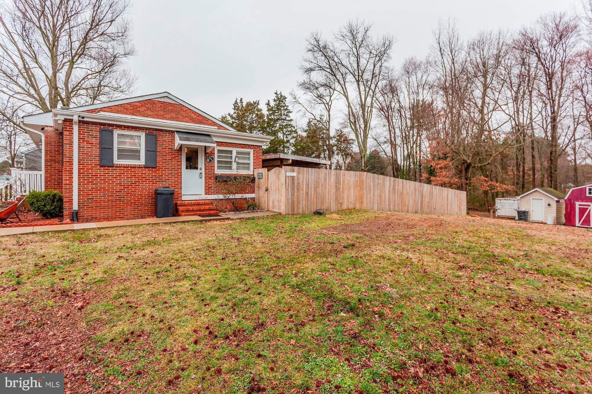 901 Ficklen Road Fredericksburg, VA 22405 - Photo 34 of 38 Large side yard.