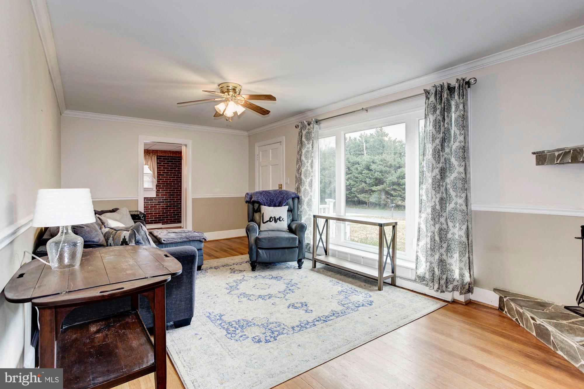 901 Ficklen Road Fredericksburg, VA 22405 - Photo 9 of 38 Living room that is bright and airy.