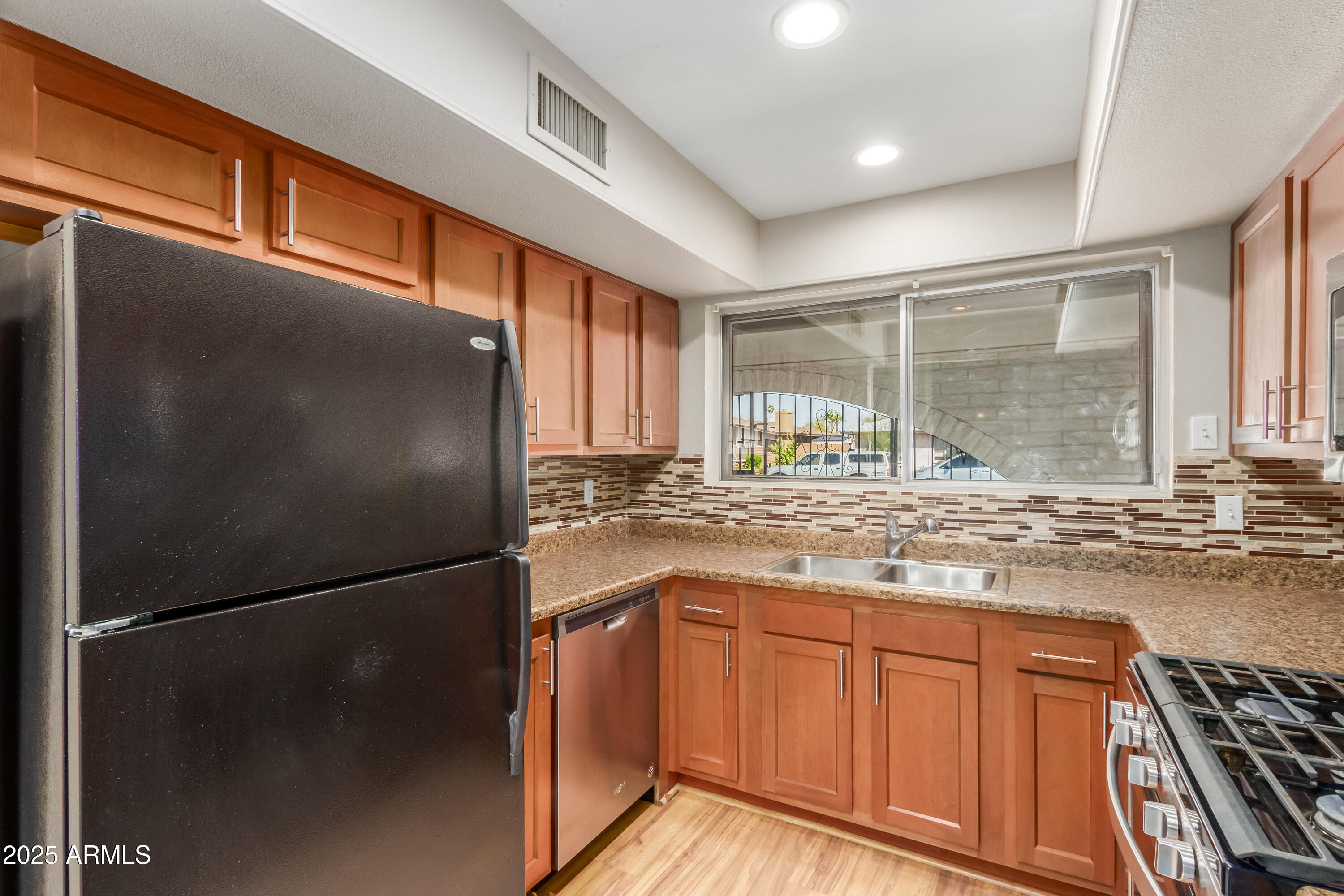 3901 West Davidson Lane Phoenix, AZ 85051 - Photo 19 of 43 4EB47E04-0596-4581-98FF-E862892B5AE2