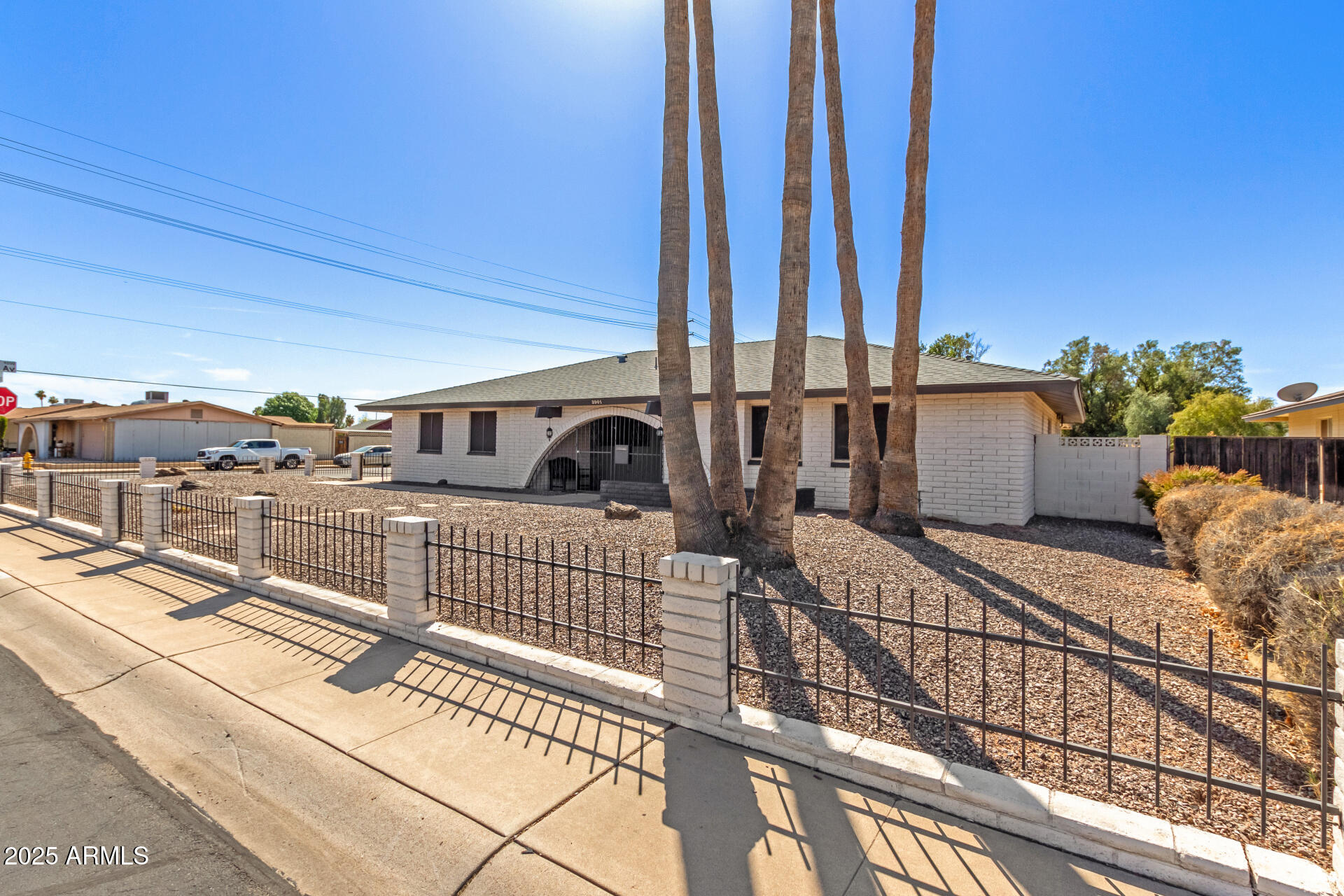 3901 West Davidson Lane Phoenix, AZ 85051 - Photo 6 of 43 09 Davidson