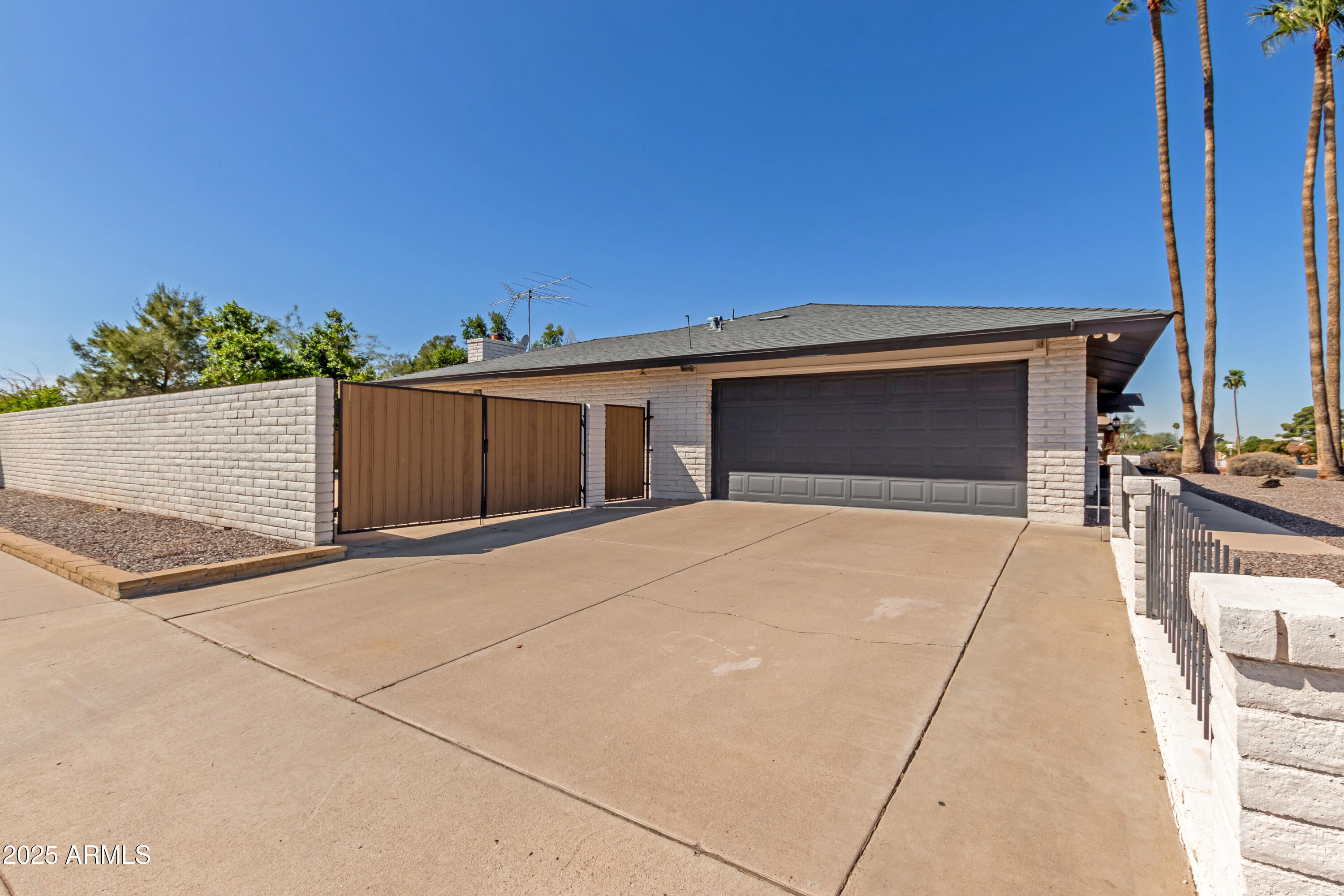 3901 West Davidson Lane Phoenix, AZ 85051 - Photo 10 of 43 26739274-ACB0-484E-BEAB-951EEEEEFF6C