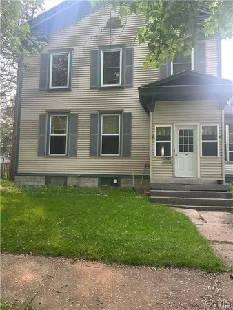 $1,800 | 423 West Main Street, Watertown, NY 13601