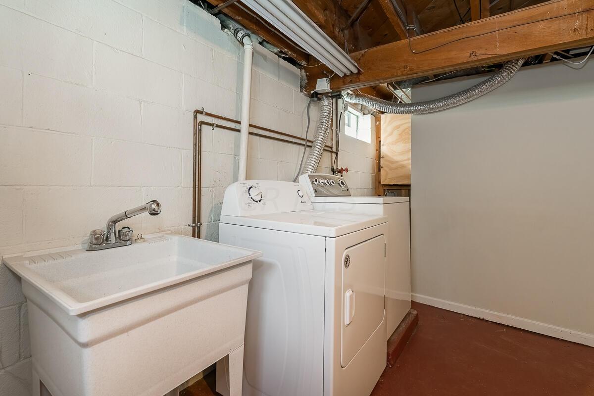 2705 Cranford Road Columbus, OH 43221 - Photo 21 of 30 Lower Level Laundry (Washer:Dryer Stay)