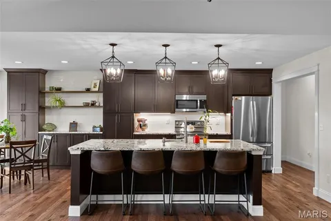 $589,900 | 1211 Highland Cir Drive, Wentzville, MO 63385