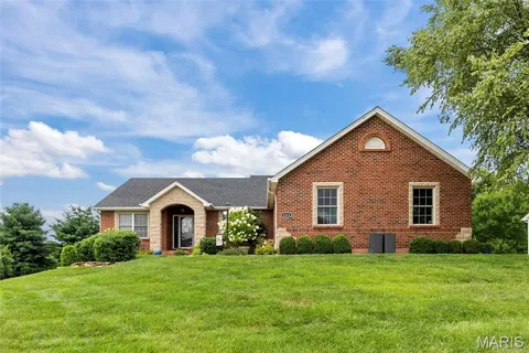 $589,900 | 1211 Highland Cir Drive, Wentzville, MO 63385