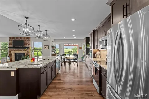 $589,900 | 1211 Highland Cir Drive, Wentzville, MO 63385