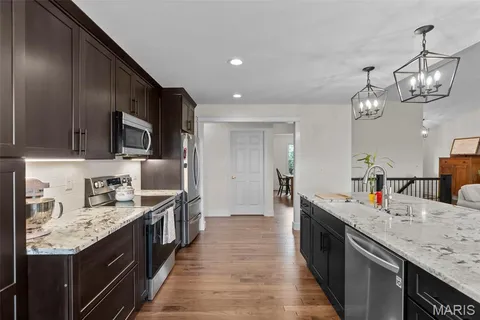 $589,900 | 1211 Highland Cir Drive, Wentzville, MO 63385