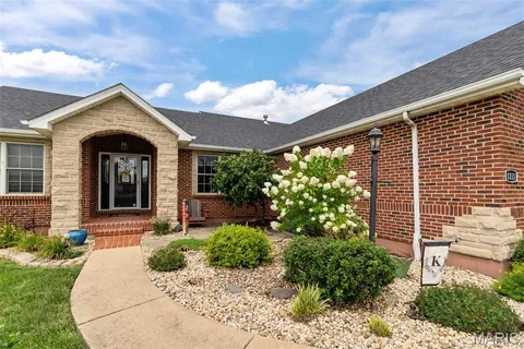$589,900 | 1211 Highland Cir Drive, Wentzville, MO 63385