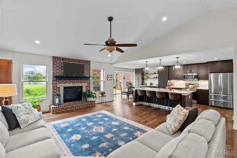 $589,900 | 1211 Highland Cir Drive, Wentzville, MO 63385