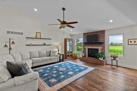 $589,900 | 1211 Highland Cir Drive, Wentzville, MO 63385