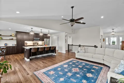 $589,900 | 1211 Highland Cir Drive, Wentzville, MO 63385