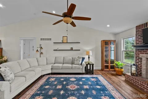 $589,900 | 1211 Highland Cir Drive, Wentzville, MO 63385