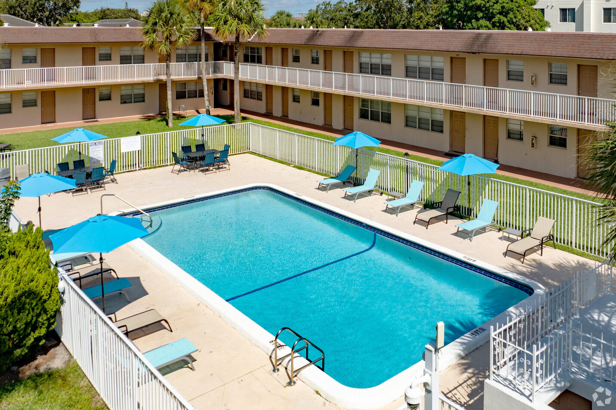 1908 Northwest 4th Avenue, Unit 107 Boca Raton, FL 33432 - Photo 10 of 12 bicycle-club-boca-raton-fl-swimming-pool