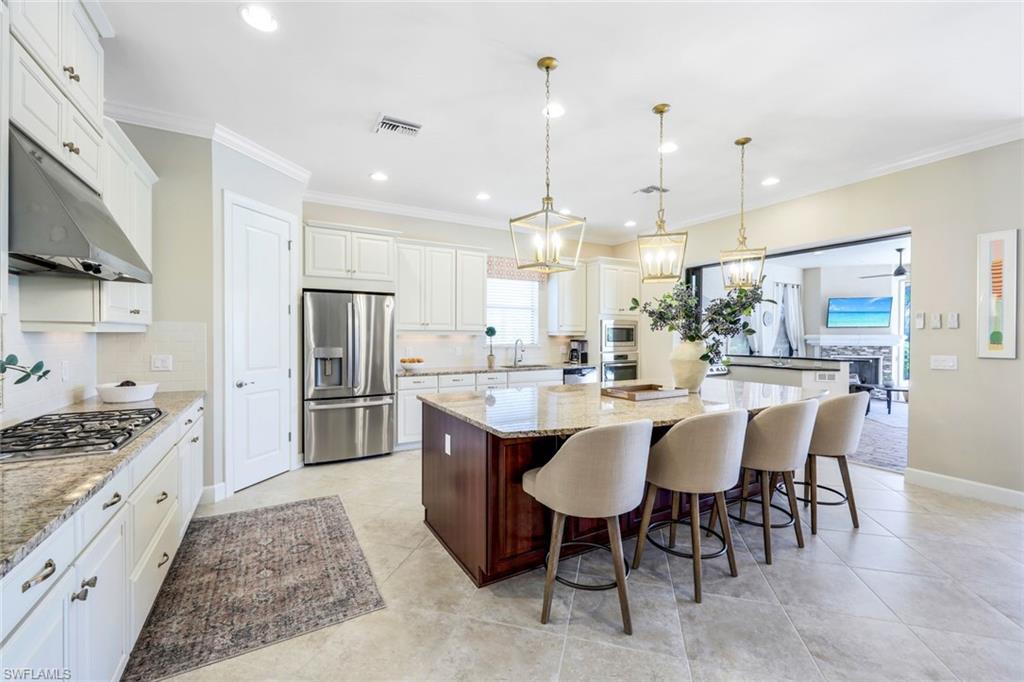 9218 Rialto Lane Naples, FL 34119 - Photo 10 of 35