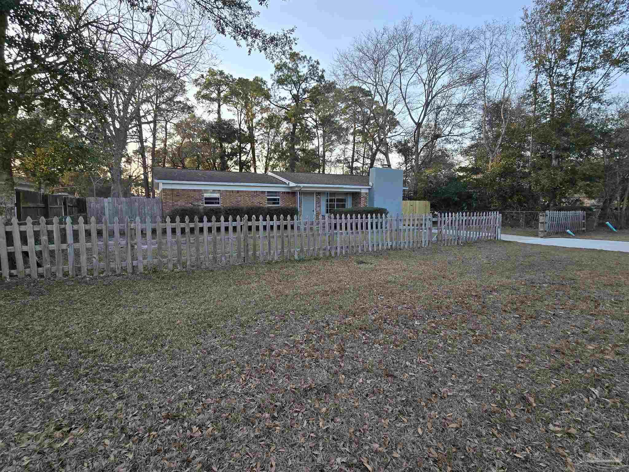 907 Colbert Avenue Pensacola, FL 32507 - Photo 2 of 37