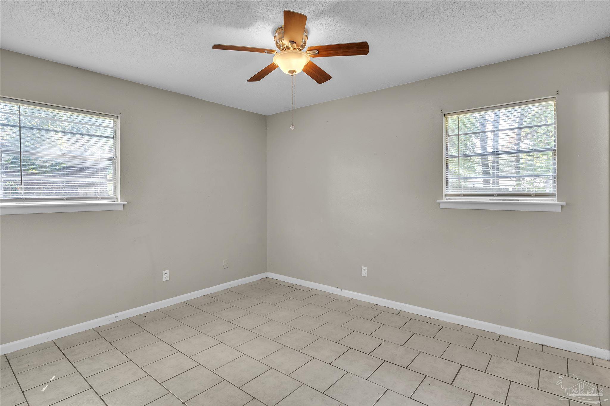 907 Colbert Avenue Pensacola, FL 32507 - Photo 21 of 37