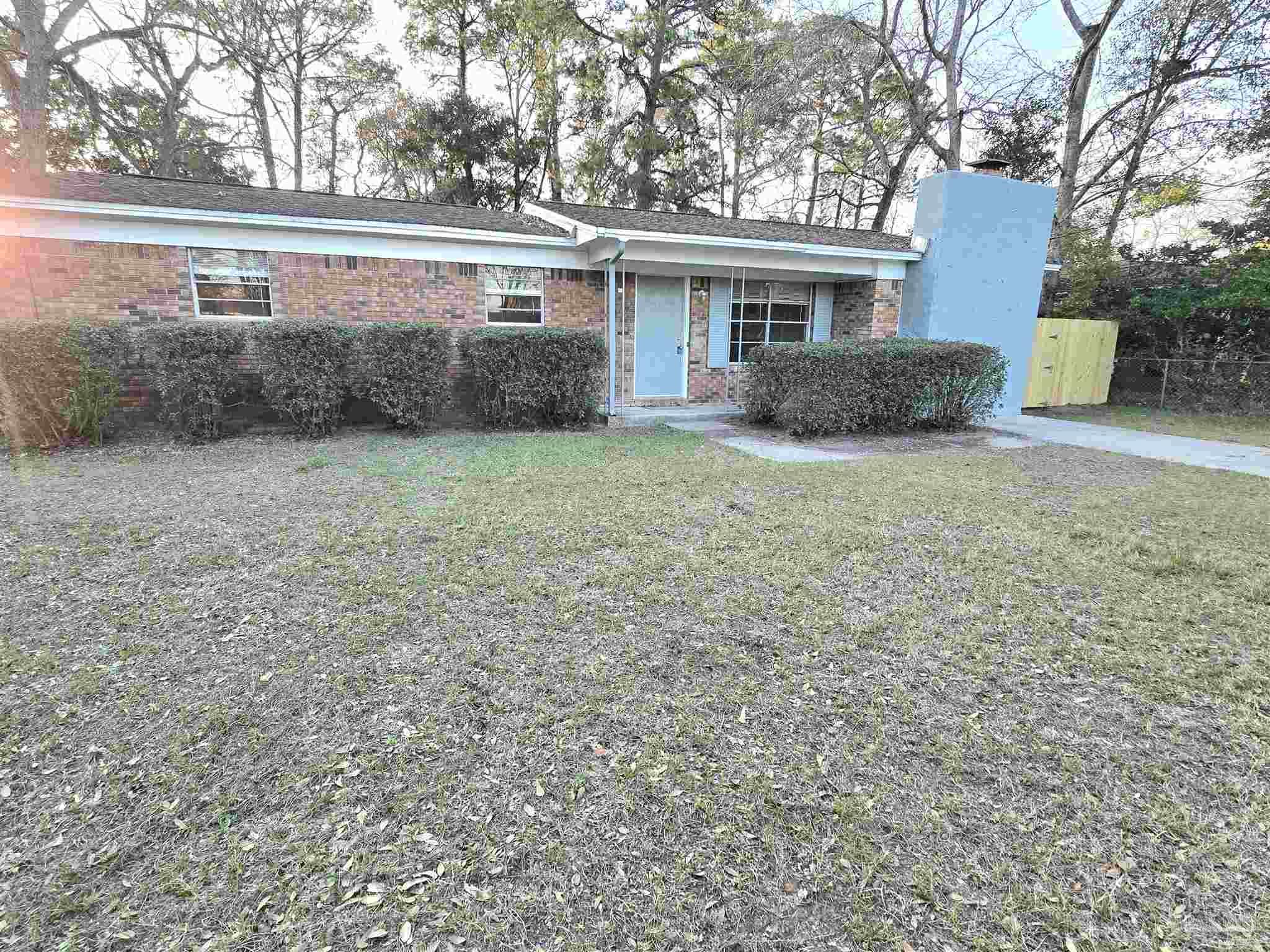 907 Colbert Avenue Pensacola, FL 32507 - Photo 3 of 37