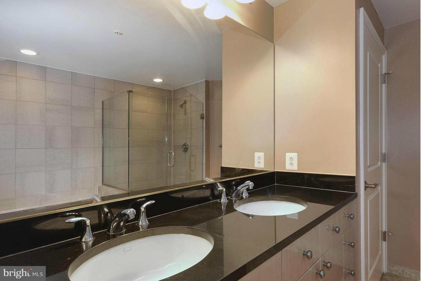 11990 Market Street, Unit 801 Reston, VA 20190 - Photo 12 of 25 Master Bathroom