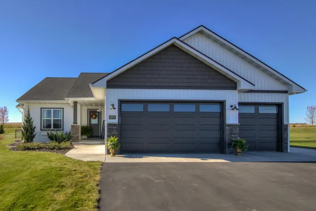 $495,000 | N4571 933rd Street, Elk Mound, WI 54739