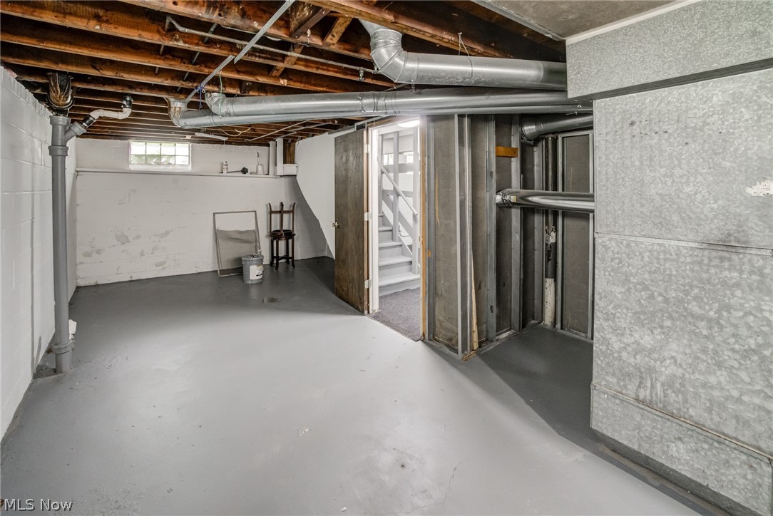 4383 Wyatt Road Cleveland, OH 44128 - Photo 22 of 33 Basement