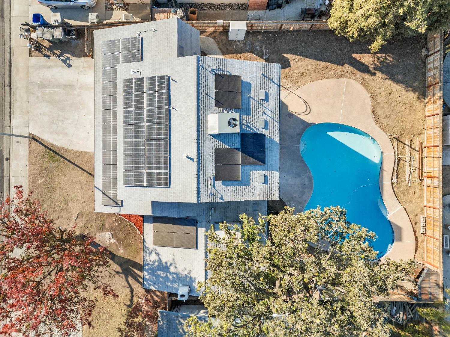 1053 Menlo Avenue Clovis, CA 93612 - Photo 37 of 41 a view of a house with a yard