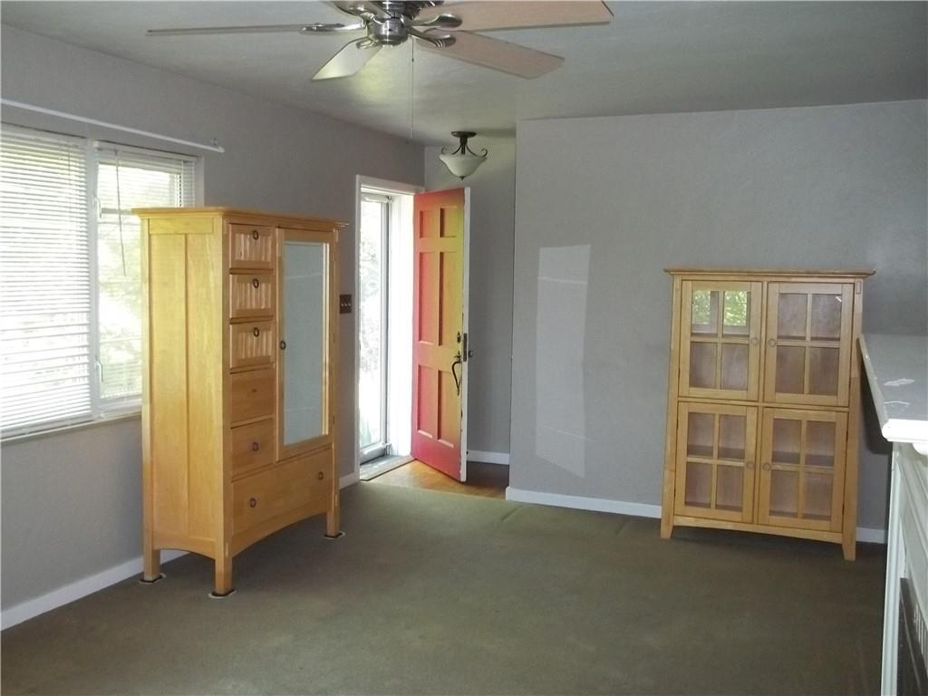 243 Byron Road Pittsburgh, PA 15237 - Photo 5 of 37 Gallery Image 5