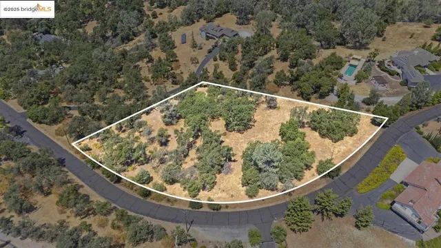 a view of a small swimming pool