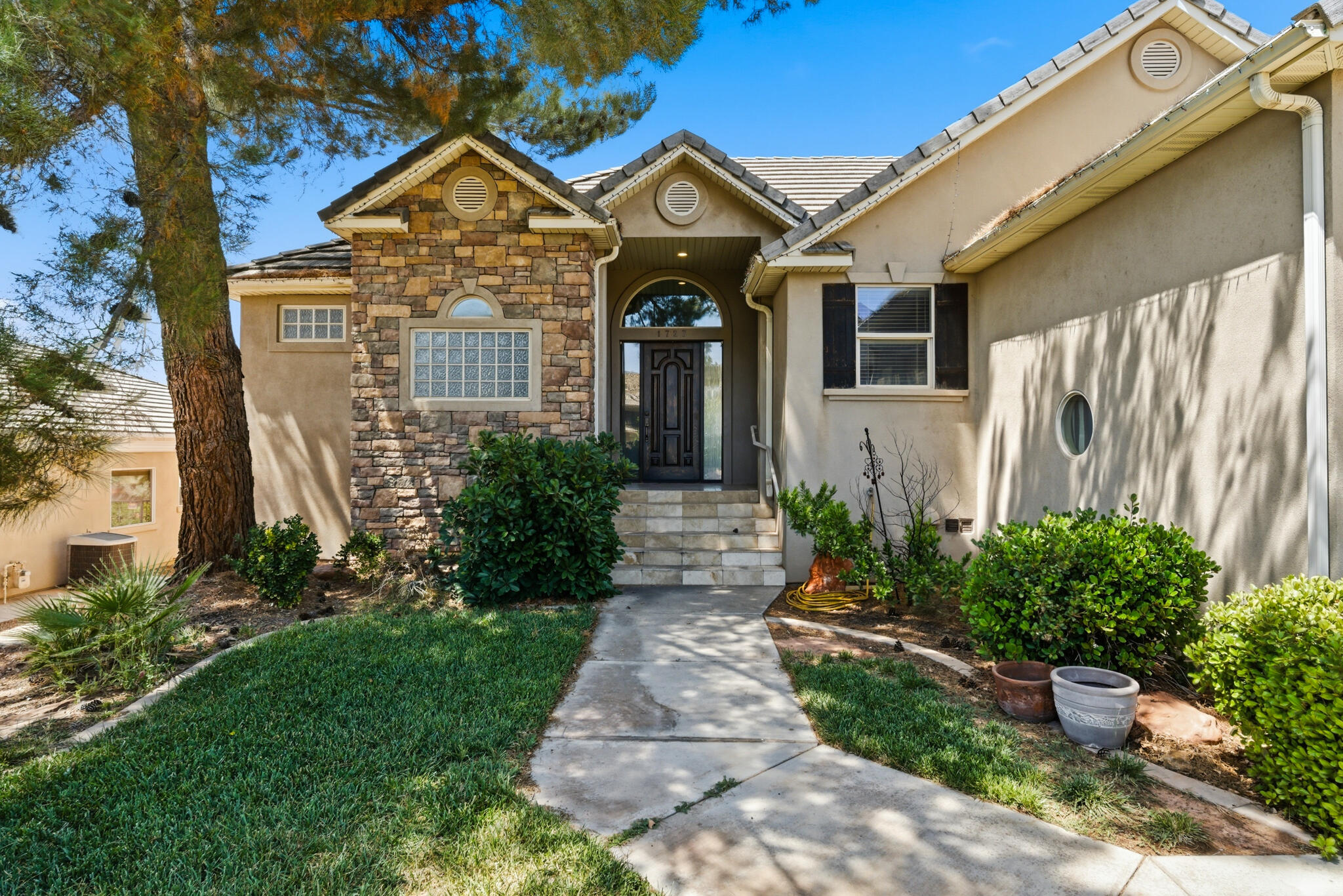 1727 Flagstone Road St. George, UT 84790 - Photo 2 of 46 DSC_2826