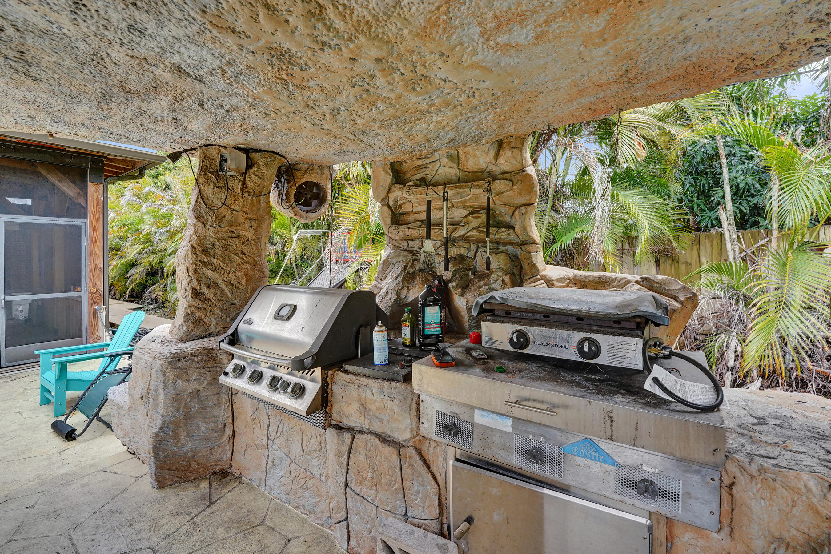 5612 Harding Street Hollywood, FL 33021 - Photo 39 of 52 a car parked in front of a building