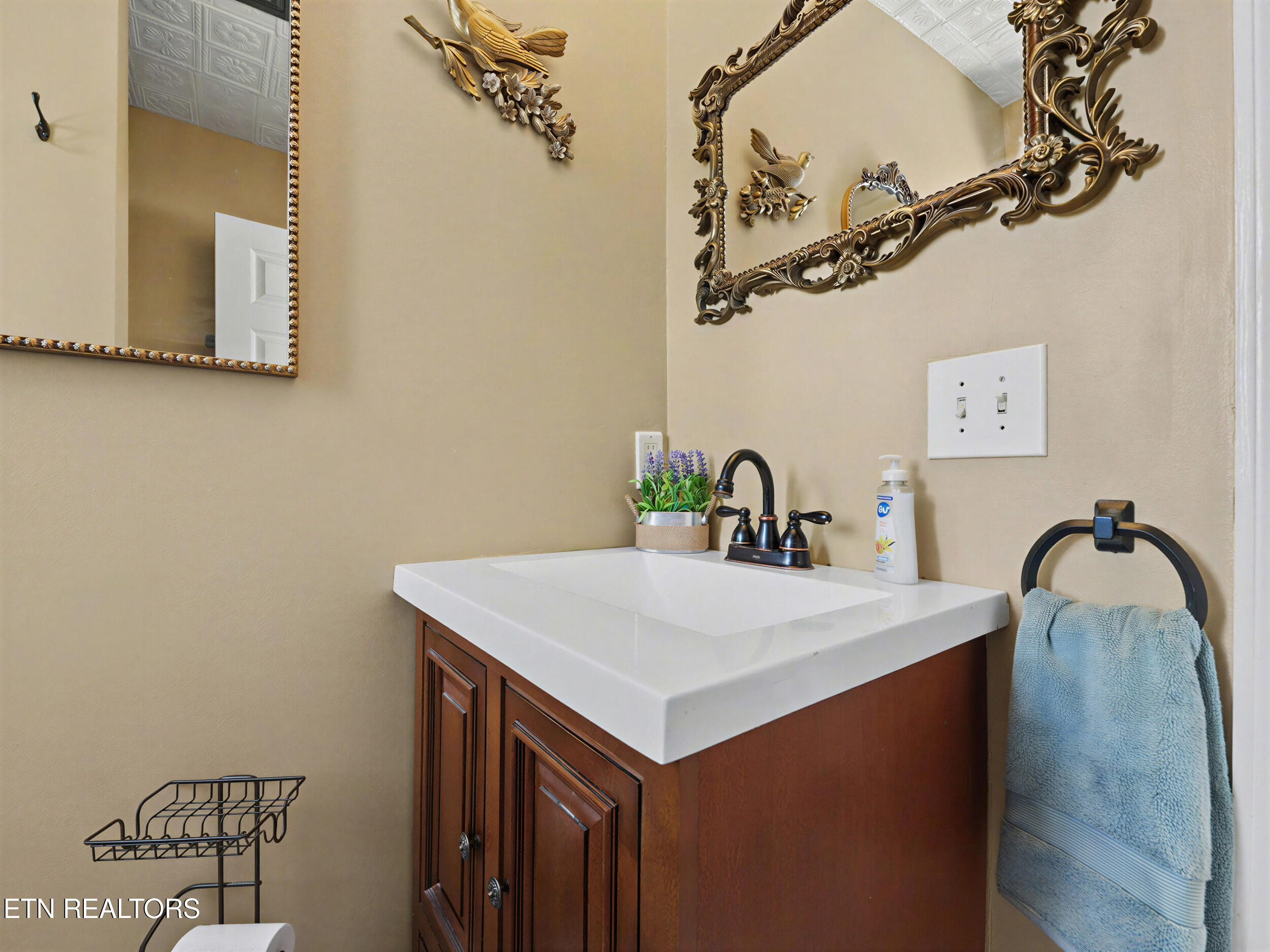 1738 Mountain Shores Road New Tazewell, TN 37825 - Photo 17 of 48 16_24