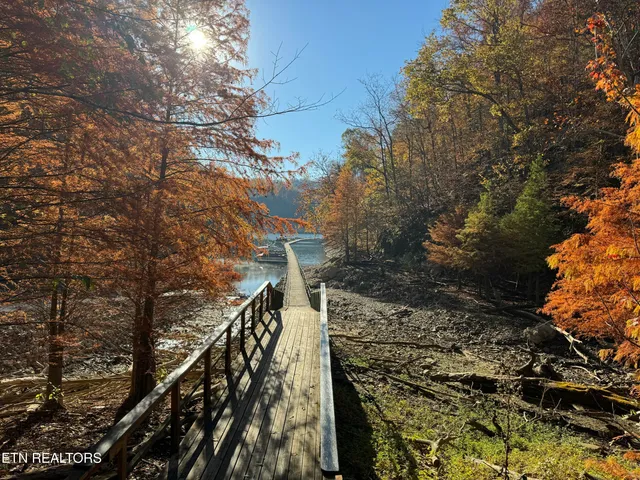 $625,000 | 1738 Mountain Shores Road, New Tazewell, TN 37825