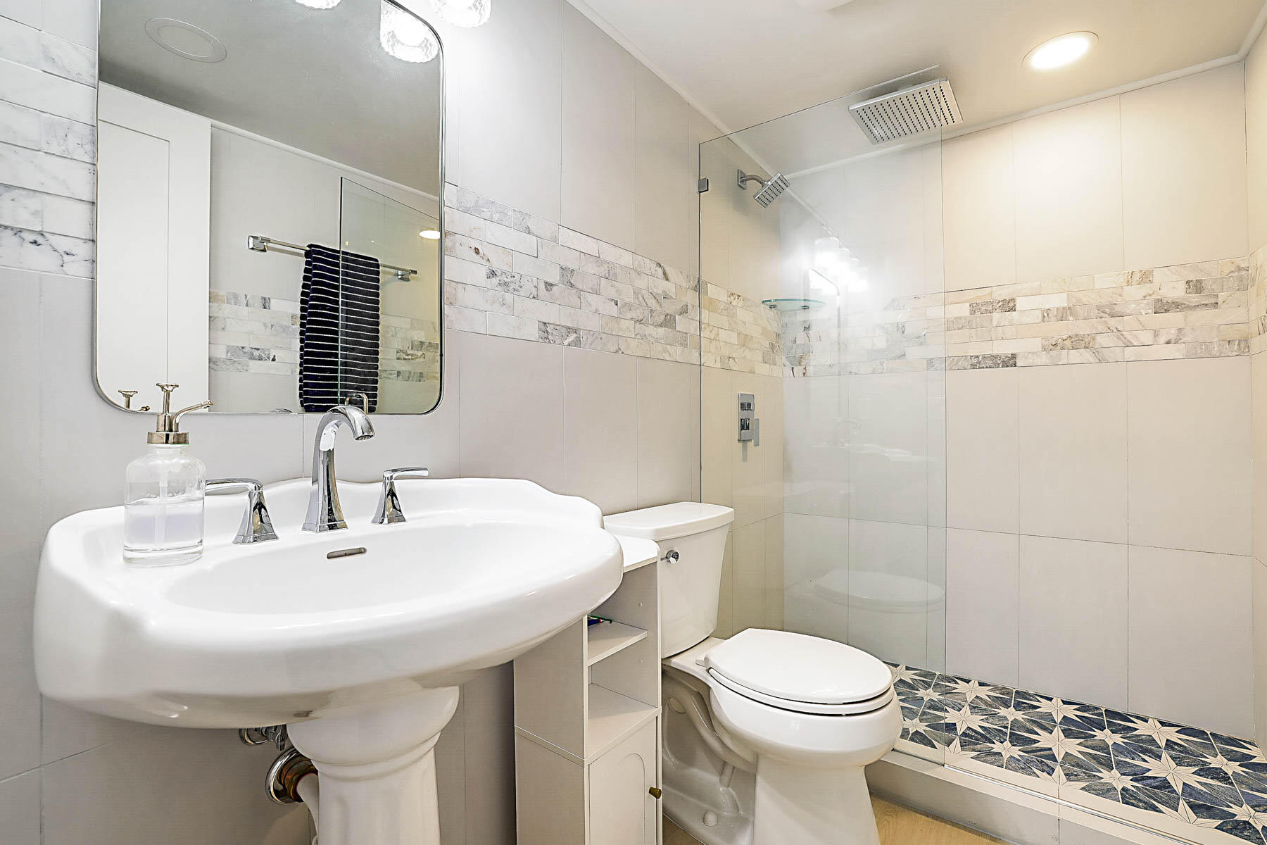 2121 North Ocean Boulevard, Unit 305W Boca Raton, FL 33431 - Photo 22 of 75 MAIN BATHROOM