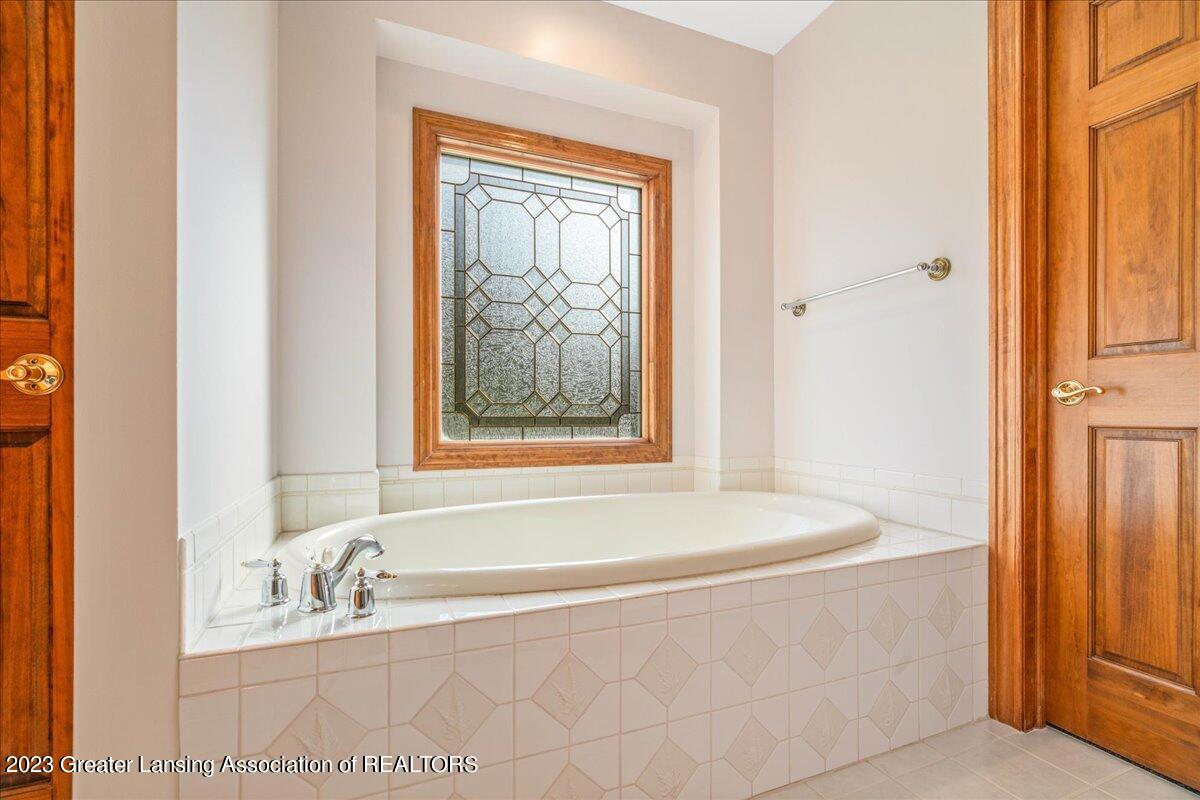 10568 Royston Road Grand Ledge, MI 48837 - Photo 29 of 60 47-Media Jett-31