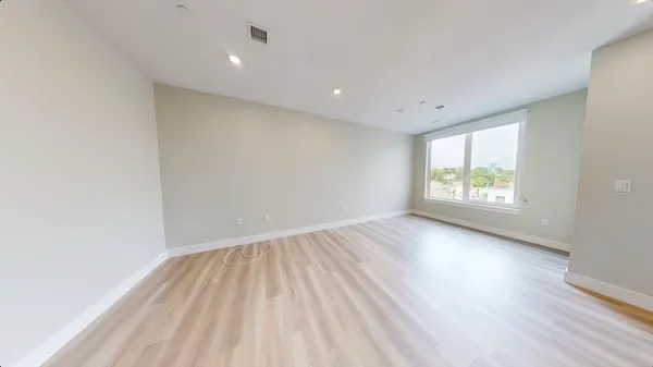 $3,400 | 211 Green Street, Unit 205, Boston, MA 02130