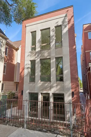 $7,950 | 2323 North Lister Avenue, Unit 2, Chicago, IL 60614