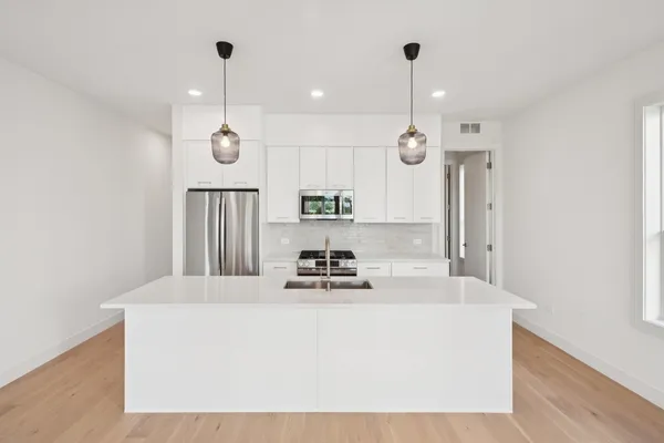 $7,950 | 2323 North Lister Avenue, Unit 2, Chicago, IL 60614
