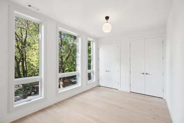 $7,950 | 2323 North Lister Avenue, Unit 2, Chicago, IL 60614