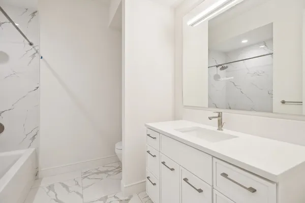 $7,950 | 2323 North Lister Avenue, Unit 2, Chicago, IL 60614