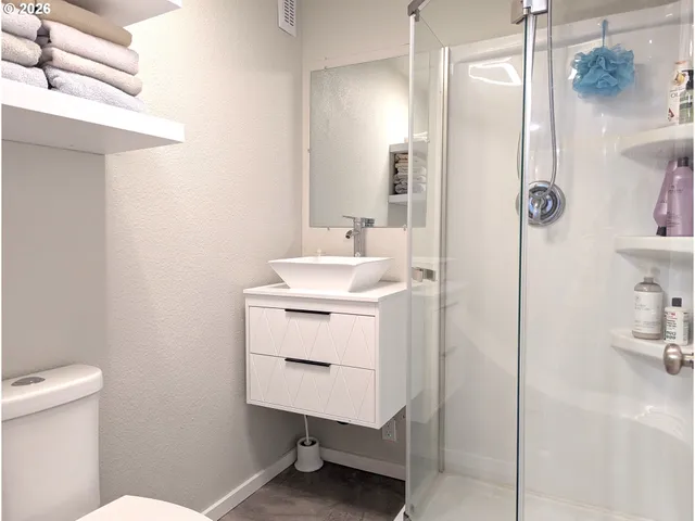 $315,000 | 48232 Westoak Road, Oakridge, OR 97463