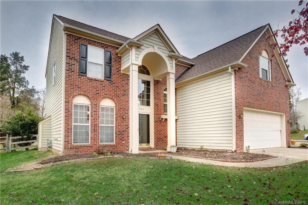 806 Clearbrook Road Matthews, NC 28105 - Photo 2 of 24 Gallery Image 2