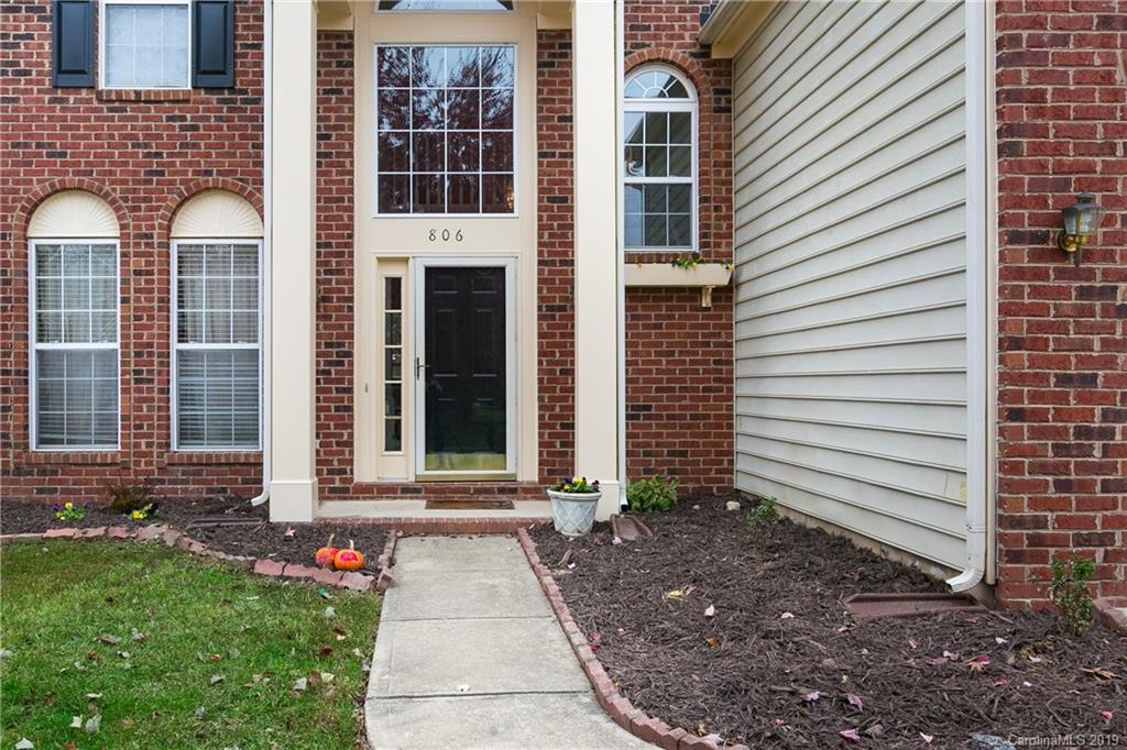 806 Clearbrook Road Matthews, NC 28105 - Photo 3 of 24 Gallery Image 3