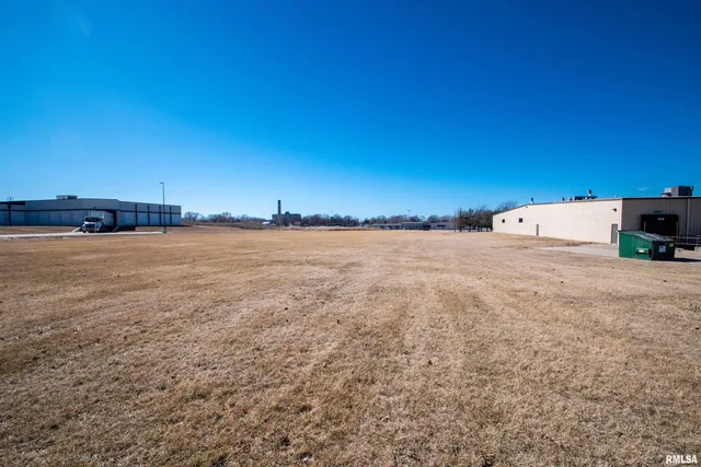 $189,900 | 1815 Riverway Drive, Pekin, IL 61554