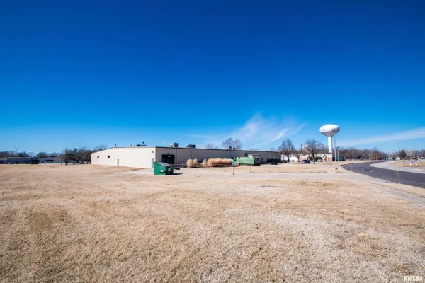 $189,900 | 1815 Riverway Drive, Pekin, IL 61554