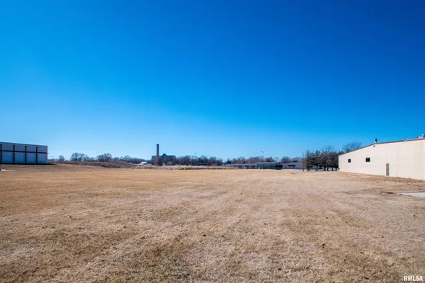 $189,900 | 1815 Riverway Drive, Pekin, IL 61554