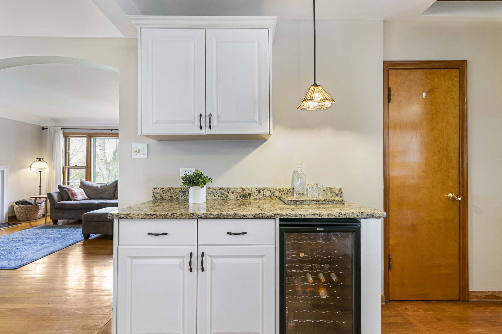 445 Uvedale Road Riverside, IL 60546 - Photo 4 of 26