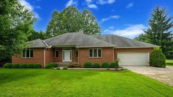 $524,900 | 106 South Hametown Road, Akron, OH 44321